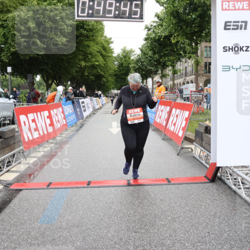 14.06.2026 - REWE Women's Run Strokosch-Dieckow http://msf.ph/oto/9759082 14.06.2026 11:20:13 Ziel 5479 meine-sportfotos.de