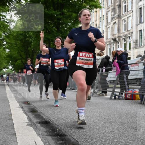 14.06.2026 - REWE Women's Run J. Mangold http://msf.ph/oto/9759093 14.06.2026 11:00:49 Ziel 5041, 5087, 5146, 5270, 5455, 5481, 5507, 5599, 5603, 5618, 5672, 5771, 5874 meine-sportfotos.de