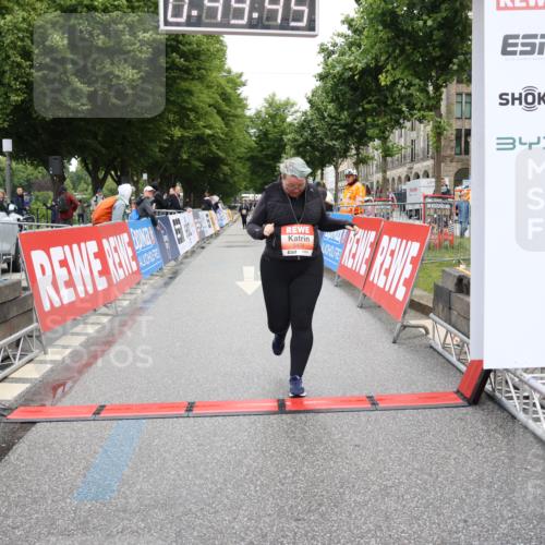 14.06.2026 - REWE Women's Run Strokosch-Dieckow http://msf.ph/oto/9759097 14.06.2026 11:20:13 Ziel 5479 meine-sportfotos.de