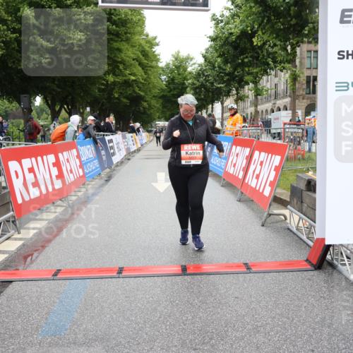 14.06.2026 - REWE Women's Run Strokosch-Dieckow http://msf.ph/oto/9759110 14.06.2026 11:20:13 Ziel 5479 meine-sportfotos.de