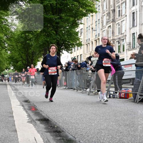 14.06.2026 - REWE Women's Run J. Mangold http://msf.ph/oto/9759119 14.06.2026 11:00:51 Ziel 5041, 5087, 5270, 5455, 5481, 5507, 5599, 5603, 5618, 5771, 5874, 5948, 5952 meine-sportfotos.de