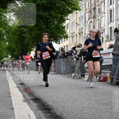 14.06.2026 - REWE Women's Run J. Mangold http://msf.ph/oto/9759123 14.06.2026 11:00:51 Ziel 5041, 5087, 5270, 5455, 5481, 5507, 5599, 5603, 5618, 5771, 5874, 5948, 5952 meine-sportfotos.de