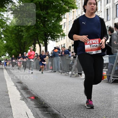14.06.2026 - REWE Women's Run J. Mangold http://msf.ph/oto/9759138 14.06.2026 11:00:53 Ziel 5041, 5087, 5419, 5455, 5507, 5603, 5618, 5771, 5948, 5952, 6025 meine-sportfotos.de