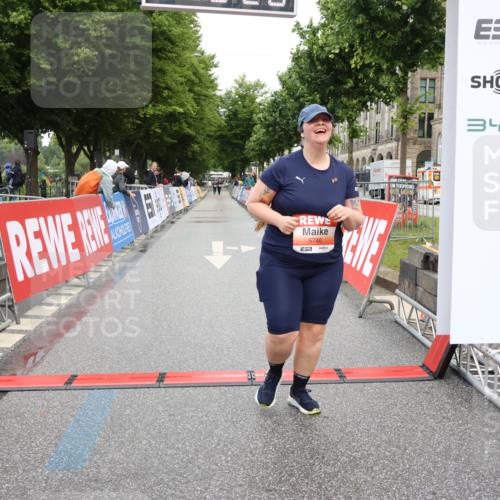 14.06.2026 - REWE Women's Run Strokosch-Dieckow http://msf.ph/oto/9759146 14.06.2026 11:19:49 Ziel 5746 meine-sportfotos.de