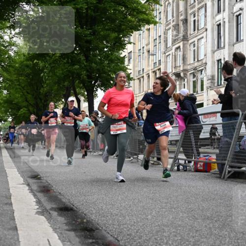 14.06.2026 - REWE Women's Run J. Mangold http://msf.ph/oto/9759149 14.06.2026 11:00:56 Ziel 5419, 5421, 5603, 5771, 5824, 5948, 5952, 6025 meine-sportfotos.de