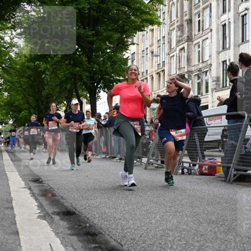 14.06.2026 - REWE Women's Run J. Mangold http://msf.ph/oto/9759155 14.06.2026 11:00:56 Ziel 5419, 5421, 5603, 5771, 5824, 5948, 5952, 6025 meine-sportfotos.de