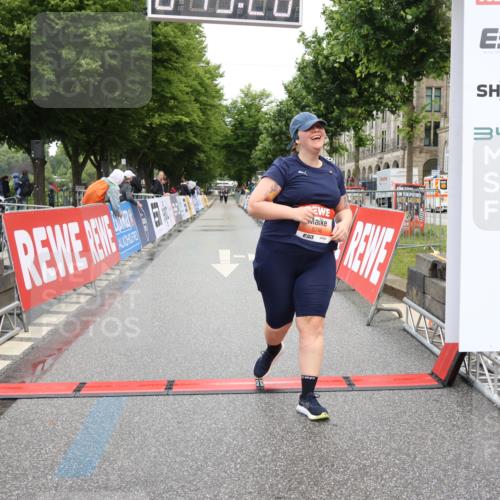 14.06.2026 - REWE Women's Run Strokosch-Dieckow http://msf.ph/oto/9759158 14.06.2026 11:19:48 Ziel 5746 meine-sportfotos.de