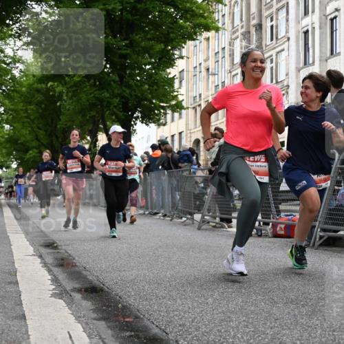 14.06.2026 - REWE Women's Run J. Mangold http://msf.ph/oto/9759167 14.06.2026 11:00:57 Ziel 5262, 5326, 5419, 5421, 5771, 5824, 5948, 5952, 6025 meine-sportfotos.de