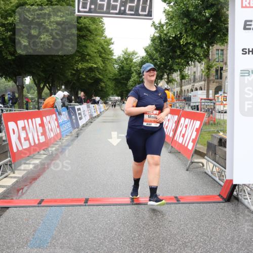 14.06.2026 - REWE Women's Run Strokosch-Dieckow http://msf.ph/oto/9759171 14.06.2026 11:19:48 Ziel 5746 meine-sportfotos.de