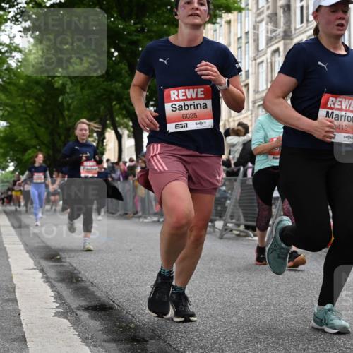 14.06.2026 - REWE Women's Run J. Mangold http://msf.ph/oto/9759187 14.06.2026 11:00:59 Ziel 5262, 5315, 5326, 5419, 5421, 5824, 5948, 5952, 6025 meine-sportfotos.de
