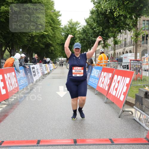 14.06.2026 - REWE Women's Run Strokosch-Dieckow http://msf.ph/oto/9759192 14.06.2026 11:19:48 Ziel 5746 meine-sportfotos.de