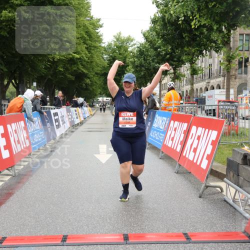 14.06.2026 - REWE Women's Run Strokosch-Dieckow http://msf.ph/oto/9759199 14.06.2026 11:19:47 Ziel 5746 meine-sportfotos.de