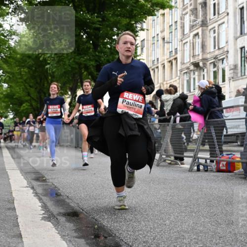 14.06.2026 - REWE Women's Run J. Mangold http://msf.ph/oto/9759205 14.06.2026 11:01:01 Ziel 5115, 5262, 5315, 5326, 5419, 5421, 5824, 5864, 5948, 5952, 6025 meine-sportfotos.de
