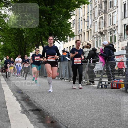 14.06.2026 - REWE Women's Run J. Mangold http://msf.ph/oto/9759225 14.06.2026 11:01:04 Ziel 5115, 5262, 5315, 5326, 5421, 5690, 5748, 5824, 5864, 5880 meine-sportfotos.de