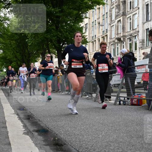 14.06.2026 - REWE Women's Run J. Mangold http://msf.ph/oto/9759230 14.06.2026 11:01:04 Ziel 5115, 5262, 5315, 5326, 5421, 5690, 5748, 5824, 5864, 5880 meine-sportfotos.de