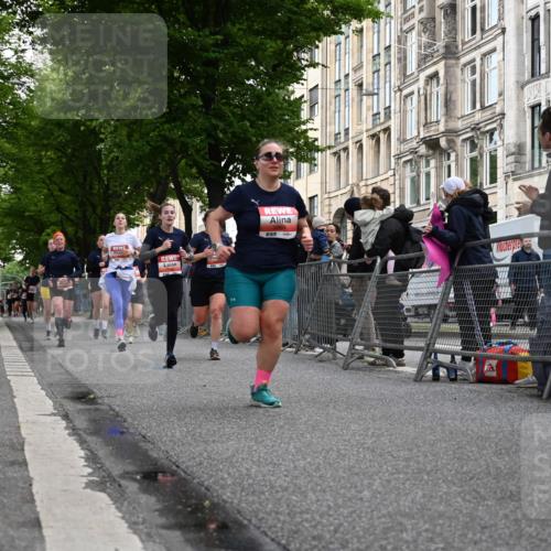 14.06.2026 - REWE Women's Run J. Mangold http://msf.ph/oto/9759247 14.06.2026 11:01:06 Ziel 5062, 5115, 5262, 5315, 5326, 5351, 5648, 5690, 5748, 5824, 5864, 5880, 5966 meine-sportfotos.de