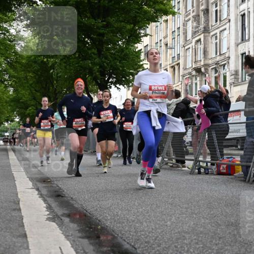 14.06.2026 - REWE Women's Run J. Mangold http://msf.ph/oto/9759276 14.06.2026 11:01:09 Ziel 5029, 5062, 5115, 5234, 5315, 5351, 5648, 5690, 5748, 5845, 5864, 5880, 5966 meine-sportfotos.de