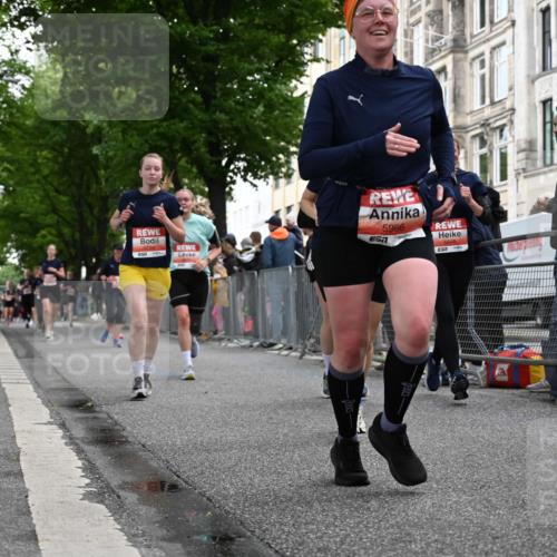 14.06.2026 - REWE Women's Run J. Mangold http://msf.ph/oto/9759292 14.06.2026 11:01:11 Ziel 5029, 5046, 5062, 5234, 5351, 5648, 5690, 5748, 5845, 5864, 5880, 5966 meine-sportfotos.de