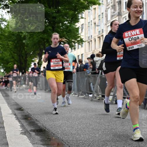 14.06.2026 - REWE Women's Run J. Mangold http://msf.ph/oto/9759300 14.06.2026 11:01:12 Ziel 5029, 5046, 5062, 5234, 5351, 5648, 5656, 5690, 5748, 5845, 5880, 5966 meine-sportfotos.de