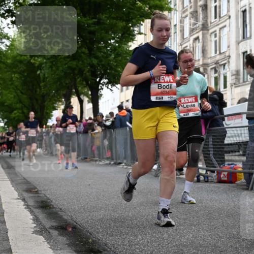 14.06.2026 - REWE Women's Run J. Mangold http://msf.ph/oto/9759310 14.06.2026 11:01:13 Ziel 5029, 5046, 5062, 5234, 5351, 5648, 5656, 5690, 5845, 5880, 5966 meine-sportfotos.de