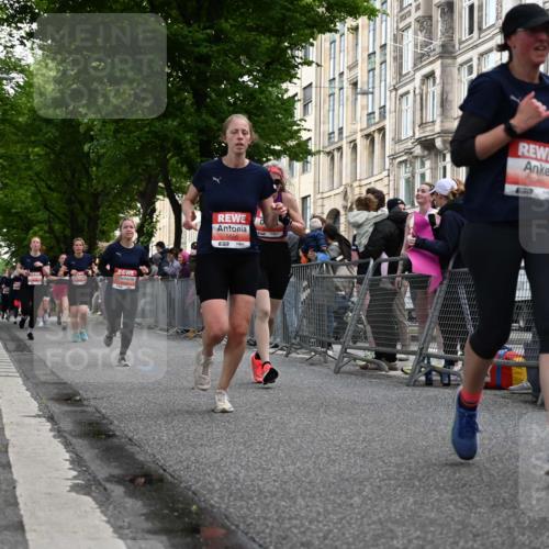 14.06.2026 - REWE Women's Run J. Mangold http://msf.ph/oto/9759331 14.06.2026 11:01:17 Ziel 5029, 5046, 5196, 5234, 5656, 5845, 6008, 6066 meine-sportfotos.de