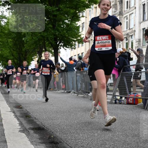 14.06.2026 - REWE Women's Run J. Mangold http://msf.ph/oto/9759338 14.06.2026 11:01:18 Ziel 5029, 5046, 5196, 5656, 6008, 6066 meine-sportfotos.de