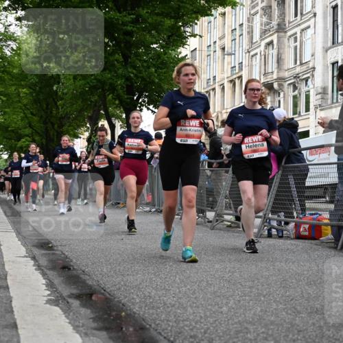 14.06.2026 - REWE Women's Run J. Mangold http://msf.ph/oto/9759363 14.06.2026 11:01:23 Ziel 5110, 5112, 5196, 5330, 5445, 5907, 6008, 6015, 6045, 6066 meine-sportfotos.de