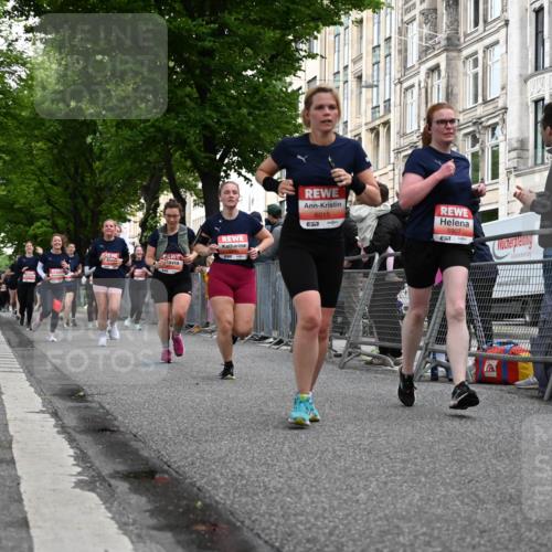 14.06.2026 - REWE Women's Run J. Mangold http://msf.ph/oto/9759365 14.06.2026 11:01:23 Ziel 5110, 5112, 5196, 5330, 5445, 5907, 6008, 6015, 6045, 6066 meine-sportfotos.de