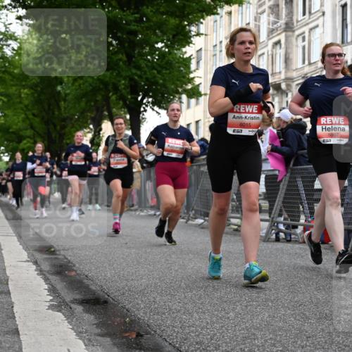 14.06.2026 - REWE Women's Run J. Mangold http://msf.ph/oto/9759370 14.06.2026 11:01:24 Ziel 5110, 5112, 5196, 5330, 5445, 5907, 6008, 6015, 6045, 6066 meine-sportfotos.de