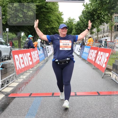 14.06.2026 - REWE Women's Run Strokosch-Dieckow http://msf.ph/oto/9759374 14.06.2026 11:19:09 Ziel 5550 meine-sportfotos.de