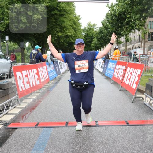 14.06.2026 - REWE Women's Run Strokosch-Dieckow http://msf.ph/oto/9759394 14.06.2026 11:19:09 Ziel 5550 meine-sportfotos.de