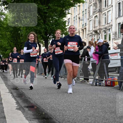 14.06.2026 - REWE Women's Run J. Mangold http://msf.ph/oto/9759411 14.06.2026 11:01:27 Ziel 5022, 5052, 5053, 5056, 5059, 5110, 5112, 5330, 5360, 5445, 5720, 5721, 5907, 6015, 6045 meine-sportfotos.de