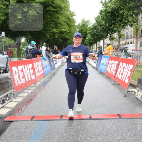 14.06.2026 - REWE Women's Run Strokosch-Dieckow http://msf.ph/oto/9759416 14.06.2026 11:19:09 Ziel 5550 meine-sportfotos.de