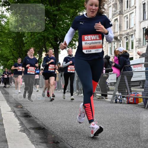 14.06.2026 - REWE Women's Run J. Mangold http://msf.ph/oto/9759430 14.06.2026 11:01:29 Ziel 5022, 5052, 5053, 5056, 5059, 5110, 5112, 5330, 5360, 5445, 5720, 5721, 5907, 6015, 6045 meine-sportfotos.de