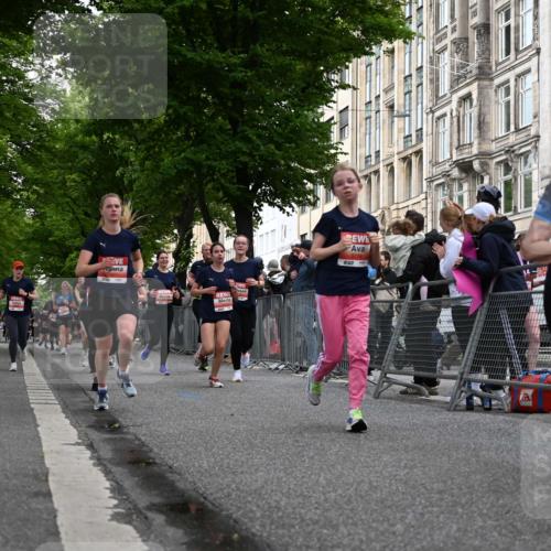 14.06.2026 - REWE Women's Run J. Mangold http://msf.ph/oto/9759472 14.06.2026 11:01:35 Ziel 5022, 5052, 5053, 5056, 5059, 5092, 5141, 5160, 5213, 5241, 5360, 5520, 5586, 5641, 5659, 5720, 5721, 5776, 5917, 5921 meine-sportfotos.de