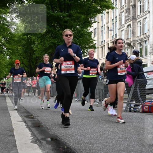14.06.2026 - REWE Women's Run J. Mangold http://msf.ph/oto/9759493 14.06.2026 11:01:38 Ziel 5092, 5141, 5160, 5194, 5213, 5241, 5518, 5520, 5586, 5641, 5659, 5776, 5917, 5921 meine-sportfotos.de