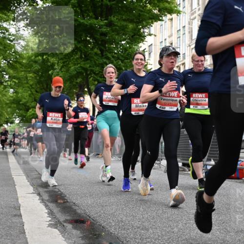 14.06.2026 - REWE Women's Run J. Mangold http://msf.ph/oto/9759500 14.06.2026 11:01:39 Ziel 5092, 5121, 5141, 5160, 5194, 5213, 5241, 5343, 5518, 5520, 5546, 5586, 5641, 5659, 5776, 5917, 5921 meine-sportfotos.de