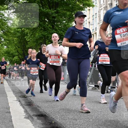 14.06.2026 - REWE Women's Run J. Mangold http://msf.ph/oto/9759550 14.06.2026 11:01:45 Ziel 5121, 5170, 5194, 5343, 5398, 5410, 5456, 5518, 5546, 5607, 5609, 5610, 5641, 5853, 5917, 5992, 6060 meine-sportfotos.de