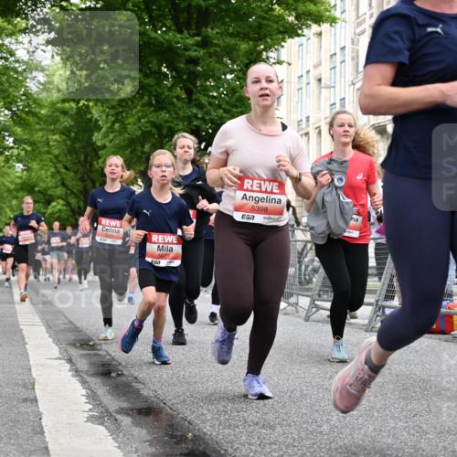 14.06.2026 - REWE Women's Run J. Mangold http://msf.ph/oto/9759555 14.06.2026 11:01:46 Ziel 5121, 5170, 5194, 5343, 5398, 5410, 5456, 5514, 5518, 5546, 5607, 5609, 5610, 5853, 5865, 5992, 6060 meine-sportfotos.de