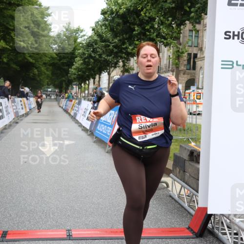 14.06.2026 - REWE Women's Run Strokosch-Dieckow http://msf.ph/oto/9759562 14.06.2026 11:17:50 Ziel 5878 meine-sportfotos.de