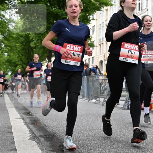 14.06.2026 - REWE Women's Run J. Mangold http://msf.ph/oto/9759569 14.06.2026 11:01:47 Ziel 5049, 5121, 5170, 5194, 5343, 5398, 5410, 5456, 5514, 5518, 5546, 5607, 5609, 5610, 5853, 5865, 5882, 5992, 6060 meine-sportfotos.de