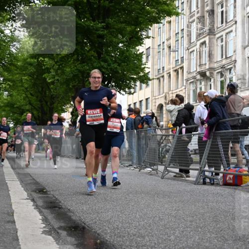 14.06.2026 - REWE Women's Run J. Mangold http://msf.ph/oto/9759578 14.06.2026 11:01:49 Ziel 5049, 5121, 5170, 5343, 5398, 5410, 5456, 5514, 5546, 5601, 5607, 5609, 5610, 5853, 5865, 5882, 5992, 6060 meine-sportfotos.de