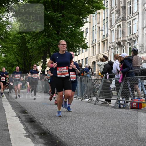 14.06.2026 - REWE Women's Run J. Mangold http://msf.ph/oto/9759580 14.06.2026 11:01:49 Ziel 5049, 5121, 5170, 5343, 5398, 5410, 5456, 5514, 5546, 5601, 5607, 5609, 5610, 5853, 5865, 5882, 5992, 6060 meine-sportfotos.de