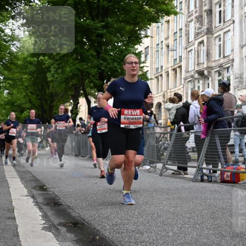 14.06.2026 - REWE Women's Run J. Mangold http://msf.ph/oto/9759582 14.06.2026 11:01:49 Ziel 5049, 5121, 5170, 5343, 5398, 5410, 5456, 5514, 5546, 5601, 5607, 5609, 5610, 5853, 5865, 5882, 5992, 6060 meine-sportfotos.de