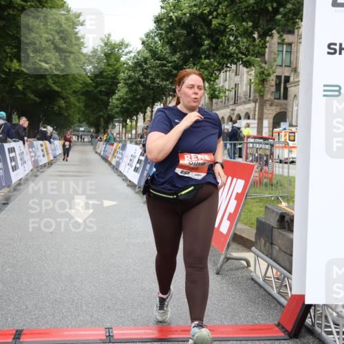 14.06.2026 - REWE Women's Run Strokosch-Dieckow http://msf.ph/oto/9759600 14.06.2026 11:17:49 Ziel 5878 meine-sportfotos.de