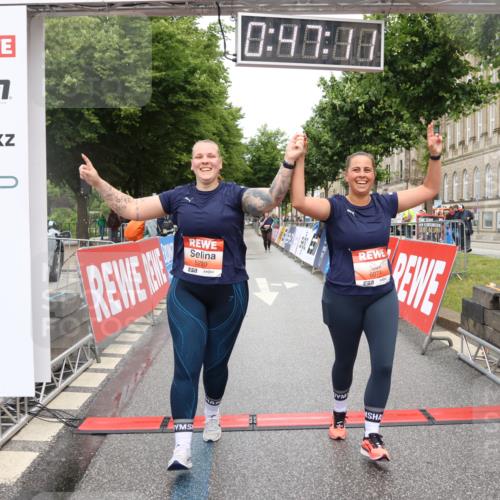 14.06.2026 - REWE Women's Run Strokosch-Dieckow http://msf.ph/oto/9759634 14.06.2026 11:17:39 Ziel 5220, 5655, 5711, 6062, 6071 meine-sportfotos.de