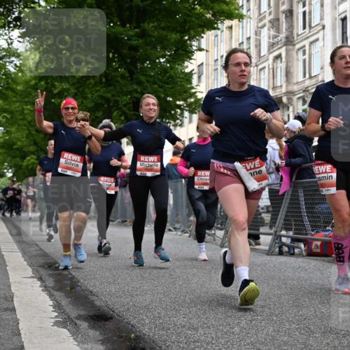 14.06.2026 - REWE Women's Run J. Mangold http://msf.ph/oto/9759641 14.06.2026 11:01:56 Ziel 5027, 5049, 5192, 5261, 5310, 5511, 5514, 5561, 5601, 5608, 5689, 5865, 5882 meine-sportfotos.de