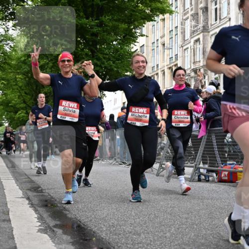 14.06.2026 - REWE Women's Run J. Mangold http://msf.ph/oto/9759647 14.06.2026 11:01:57 Ziel 5027, 5049, 5192, 5261, 5310, 5511, 5561, 5601, 5608, 5685, 5689, 5882 meine-sportfotos.de