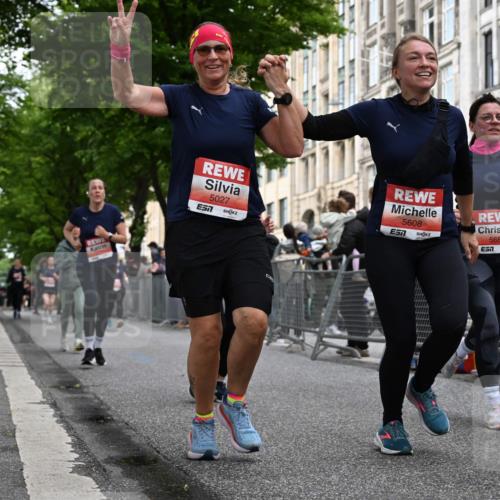 14.06.2026 - REWE Women's Run J. Mangold http://msf.ph/oto/9759655 14.06.2026 11:01:57 Ziel 5027, 5049, 5192, 5261, 5310, 5511, 5561, 5601, 5608, 5685, 5689, 5882 meine-sportfotos.de