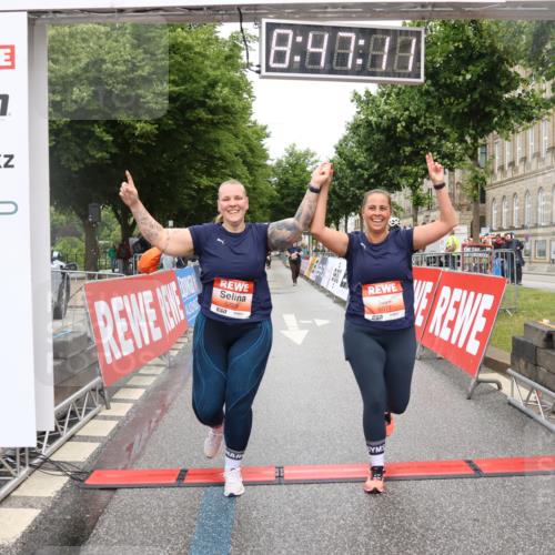 14.06.2026 - REWE Women's Run Strokosch-Dieckow http://msf.ph/oto/9759656 14.06.2026 11:17:39 Ziel 5220, 5655, 5711, 6062, 6071 meine-sportfotos.de